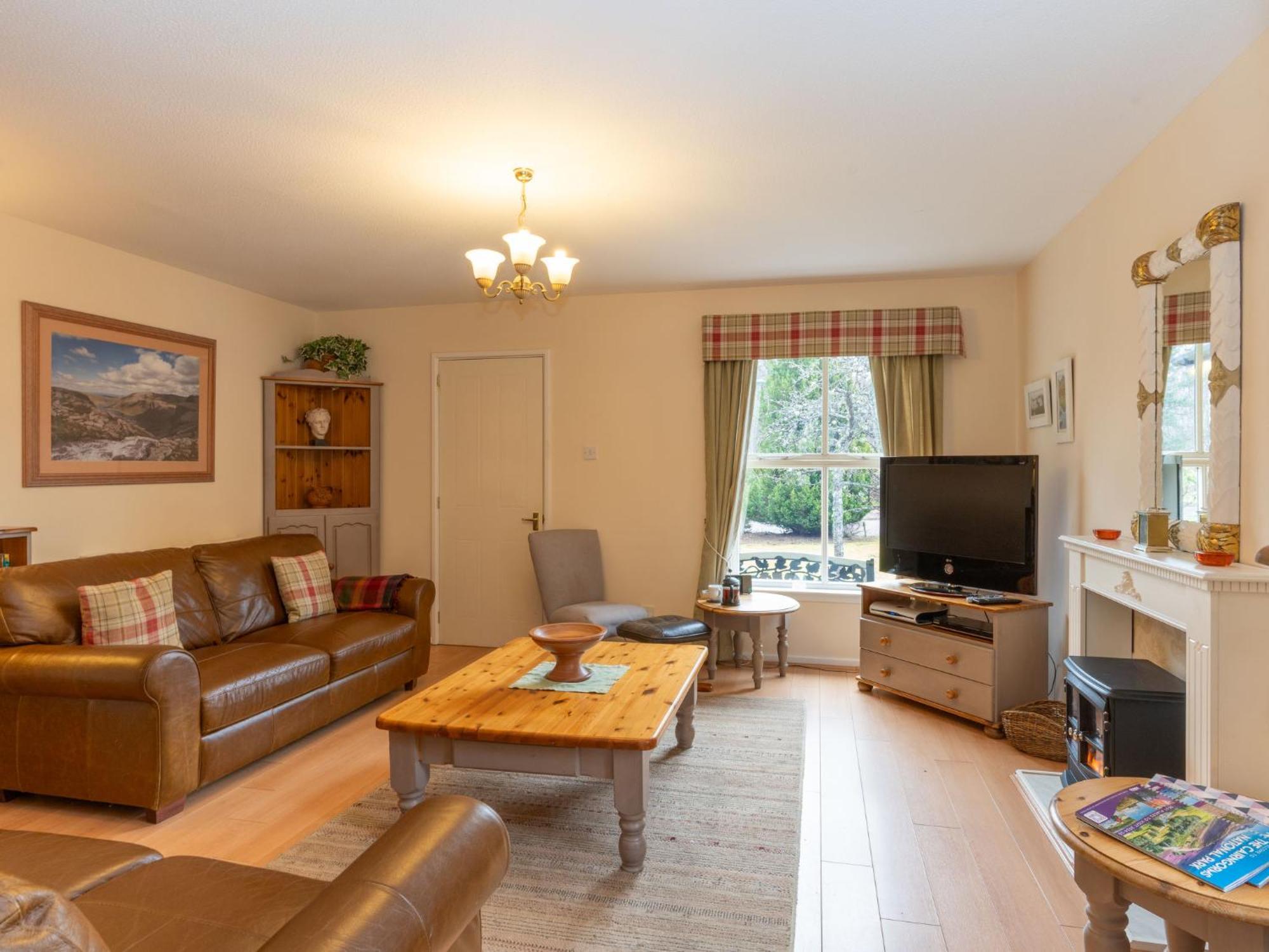 Holiday Home Falcon Lodge By Interhome Aviemore Eksteriør bilde