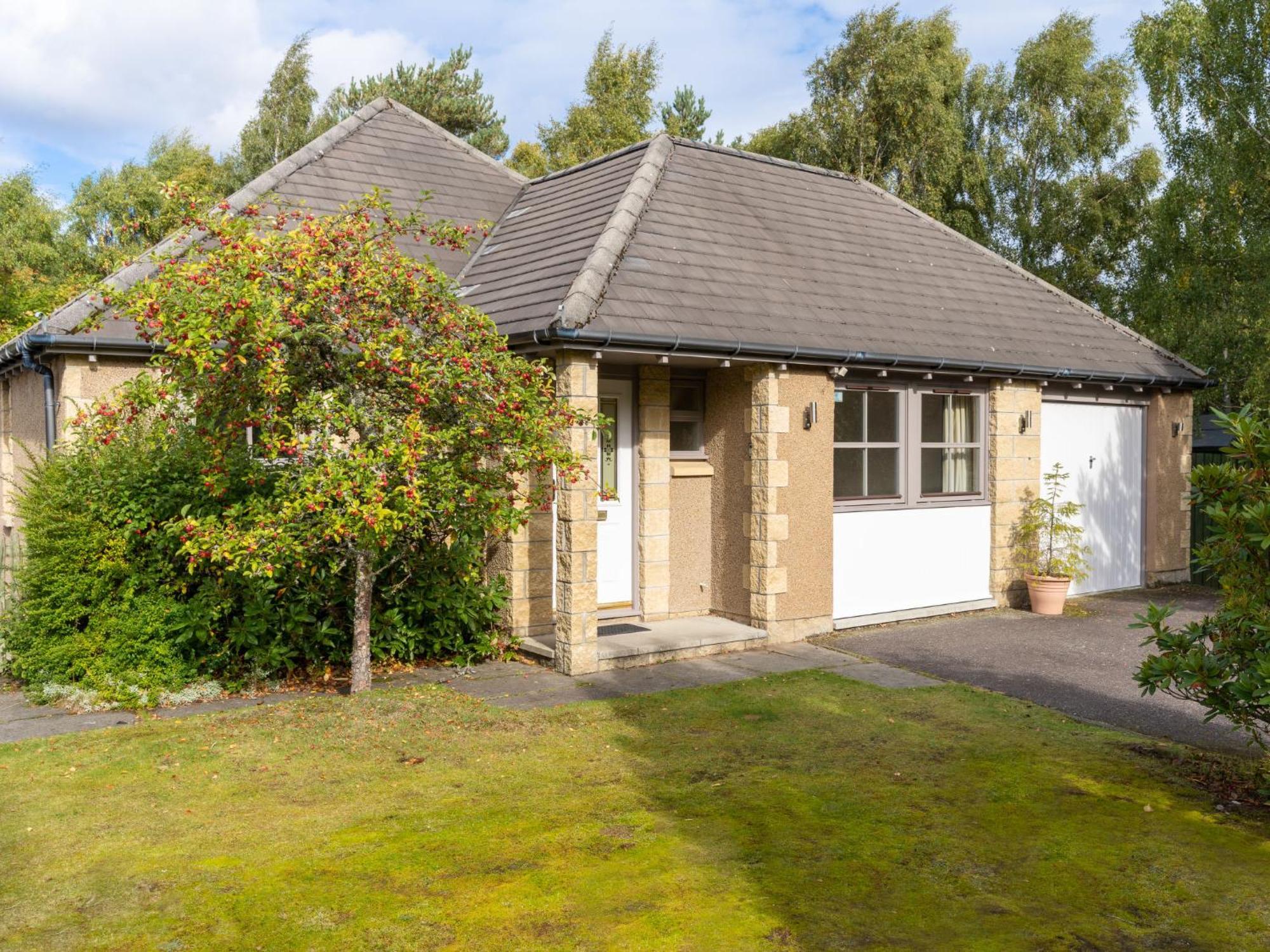 Holiday Home Falcon Lodge By Interhome Aviemore Eksteriør bilde